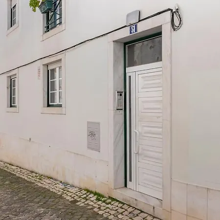 Pátio - 57655al * Lisboa